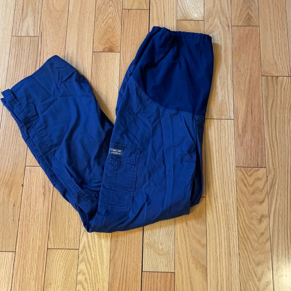Cherokee maternity scrubs